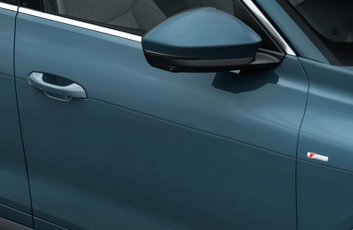 Audi Q7, la terza generazione si farà: il teaser svela un dettaglio