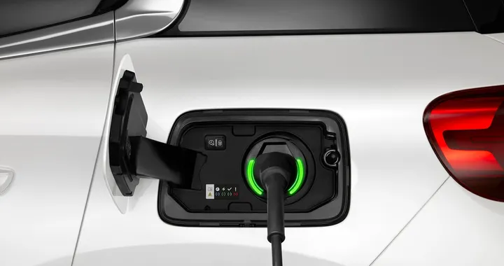 Citroen, in arrivo una nuova elettrica il 27 di febbraio