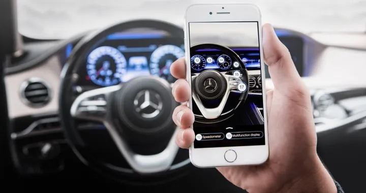 Mercedes: un'app ti avvisa se urtano l'auto parcheggiata
