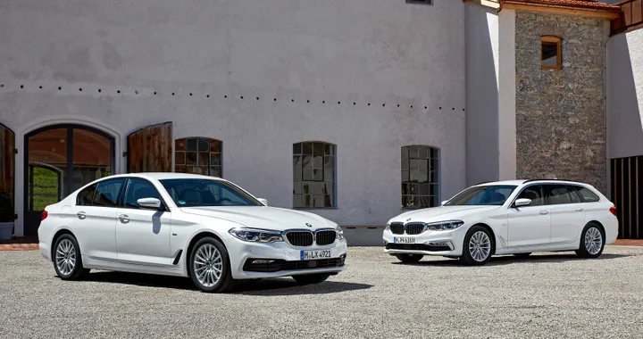 BMW Serie 5: da oggi 520d berlina e Touring sono mild hybrid a 48 V