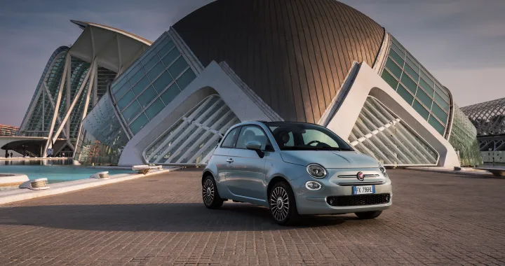 Fiat 500 Hybrid sbarca sul configuratore: versioni e prezzi