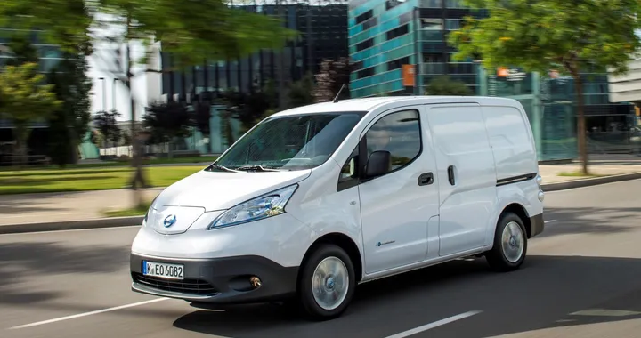 Nissan, un teaser anticipa l'arrivo di un nuovo furgone elettrico