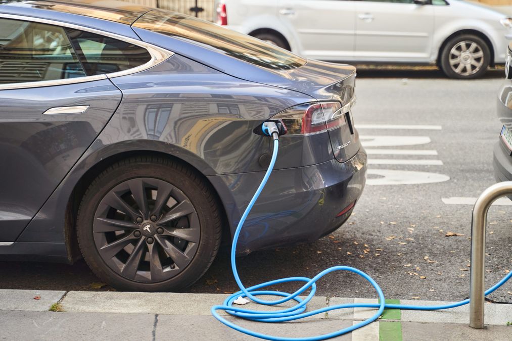Parco auto elettriche in Italia, dati 2025 e obiettivi 2030, transizione energetica