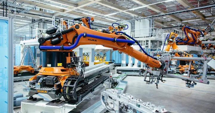 Germania, stop agli incentivi per le aziende: crollano le vendite delle elettriche