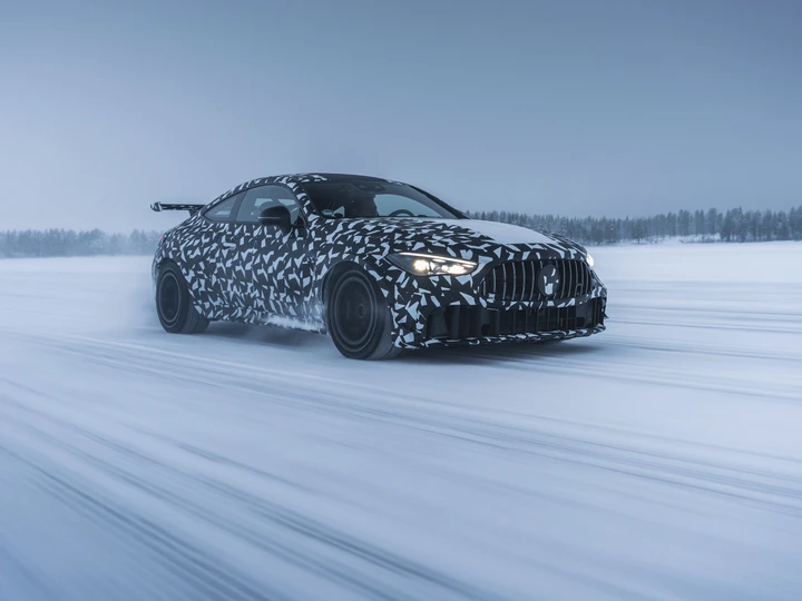 Mercedes-AMG, in Svezia i test sul secondo modello della serie Mythos