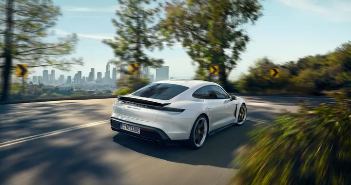 Porsche Taycan, bene le vendite nel primo trimestre del 2021: la 911 è molto vicina