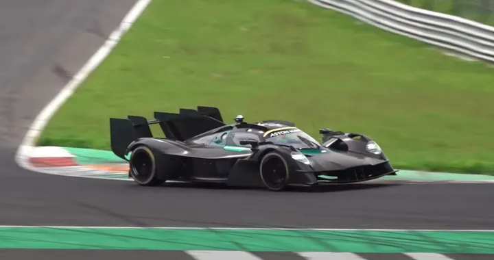 Aston Martin Walkyrie AMR-LMH: in pista a Monza in vista di Le Mans