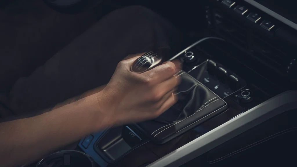 Anteprima: Il ritorno del cambio manuale, perché le supercar riscoprono il terzo pedale