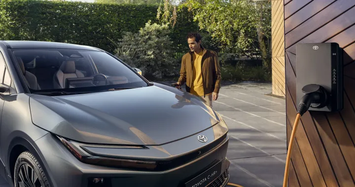 Toyota, nuove partnership strategiche per offrire servizi smart per la ricarica