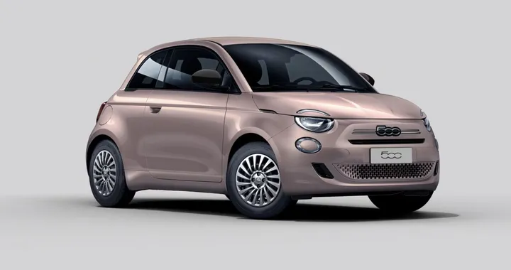 Nuova FIAT 500 ibrida versione base, che equipaggiamenti offre davvero? Manca l'infotainment