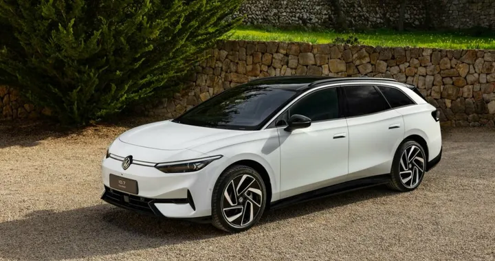Volkswagen ID.7 Tourer, ufficiale la nuova station wagon elettrica