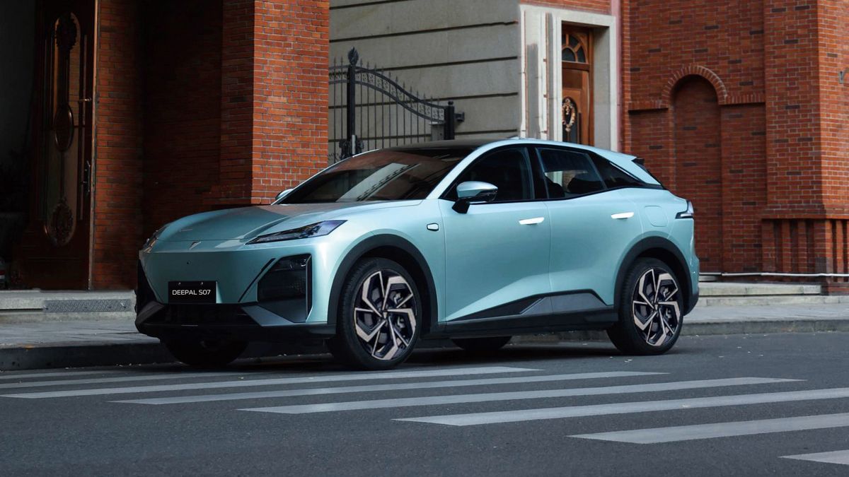 Changan Deepal S07 si presenta in Italia: caratteristiche e prezzo del nuovo SUV elettrico