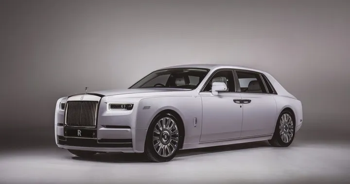 Rolls-Royce Phantom Orchid: quando l'auto diventa una vera Galleria per opere d'arte