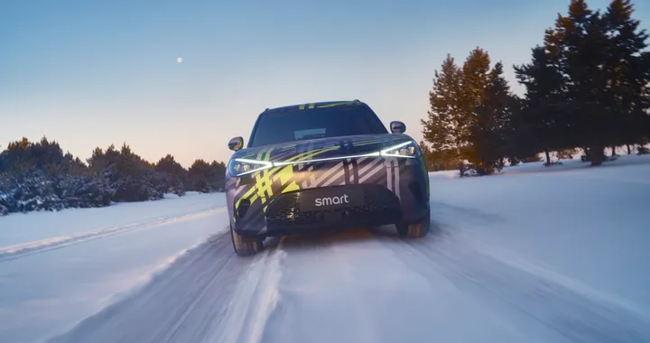 Smart #1, nuove foto spia del SUV elettrico. La presentazione si avvicina