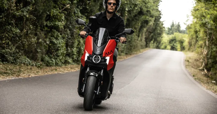 Lo scooter elettrico SEAT MÓ eScooter 125 debutta in Italia