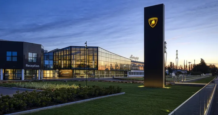 Lamborghini, primo semestre 2023 da record grazie ad Urus e Huracan