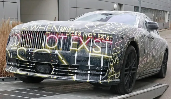 Rolls-Royce: addio a Dawn e Wraith. Tutto su Spectre