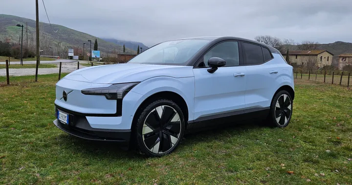 Volvo EX30, con gli incentivi 2025 in offerta a partire da 18.500 euro
