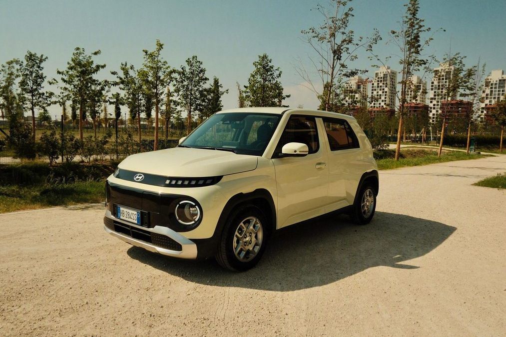 Copertina: Hyundai Inster diventa Van: due posti, 370 km di autonomia e kit da 1.495 euro