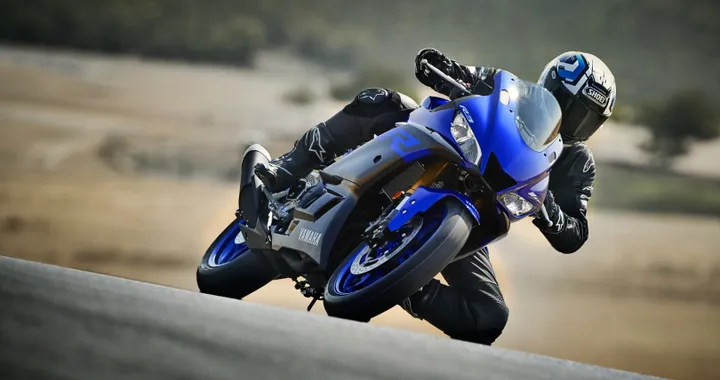 Yamaha R3: la nuova sportiva a gennaio 2019 da 5.790 euro