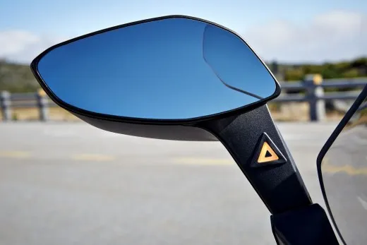 Honda: monitoraggio dell'angolo cieco per moto