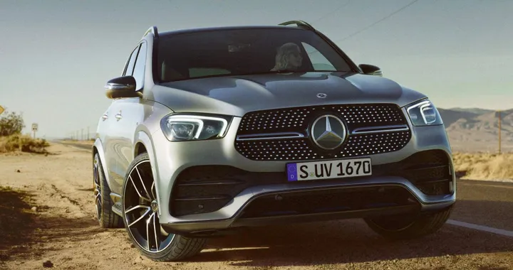 Mercedes GLE, il restyling è stato intercettato in azione su strada