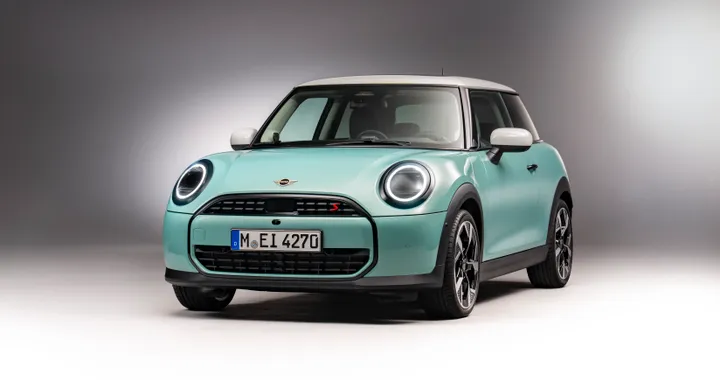 Nuova MINI Cooper, adesso anche con motori a benzina