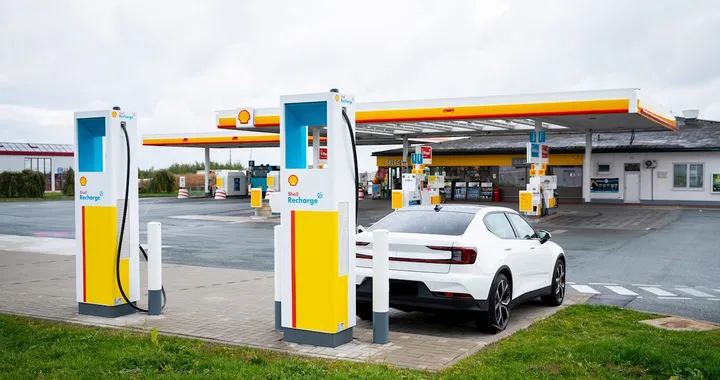 ABB: accordo con Shell per la fornitura di colonnine di ricarica