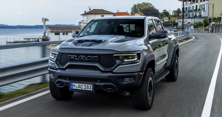 RAM 1500 TRX Lunar Edition, il nuovo pickup arriva in Europa: V8 da oltre 700 CV