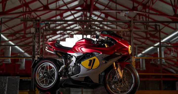 MV Agusta Superveloce 1000 Ago per celebrare la leggenda Giacomo Agostini