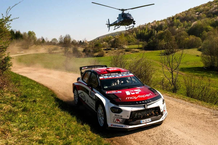 Lancia Corse torna a ruggire: primo trionfo nel Mondiale Rally WRC2