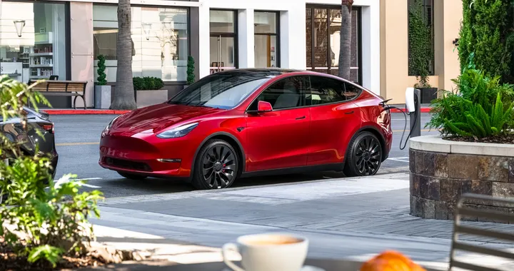 Tesla, il futuro è la guida autonoma. In test un servizio di ride-hailing nella Bay Area