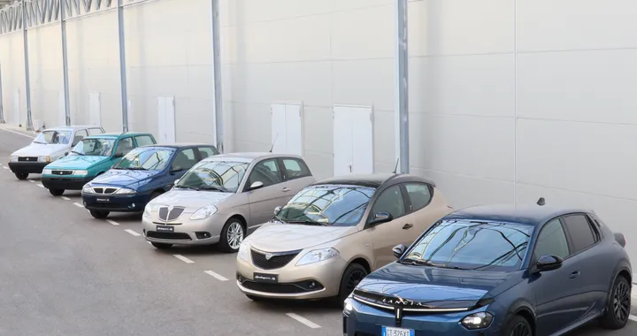 Lancia Ypsilon compie 40 anni. Ecco la lunga storia di una citycar iconica