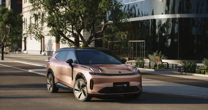 Al via le vendite online in Italia per la nuova Lynk &amp; Co 08