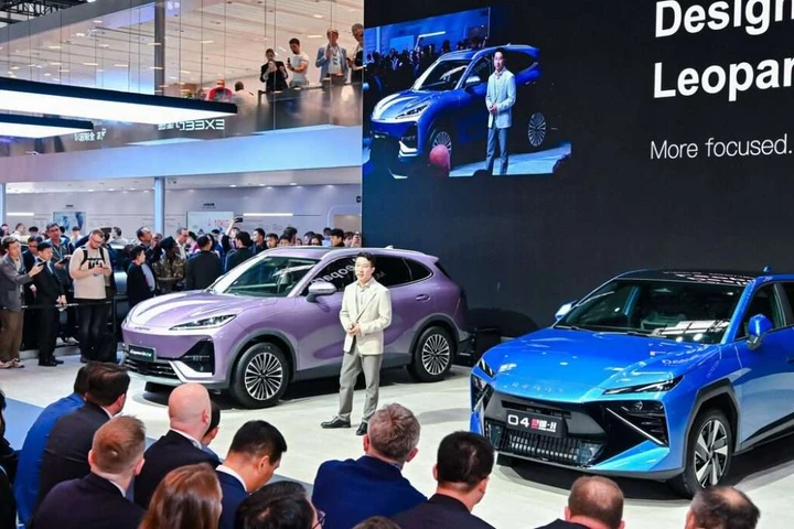 Auto ibride, le indiscrezioni sul piano EU al tetto importazioni: 350mila vetture l’anno