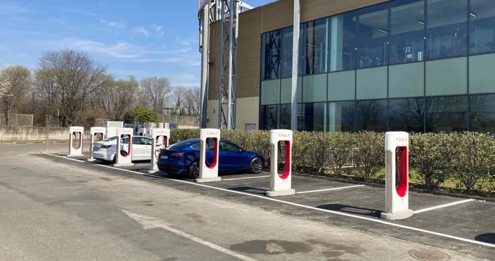 Rete Supercharger cresce in Italia, entra in funzione la stazione Torino Grugliasco