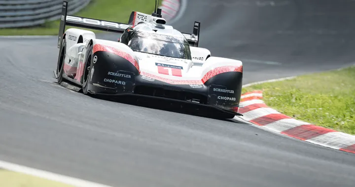 Porsche 919 Hybrid Evo, giro record della storia al Nurburgring