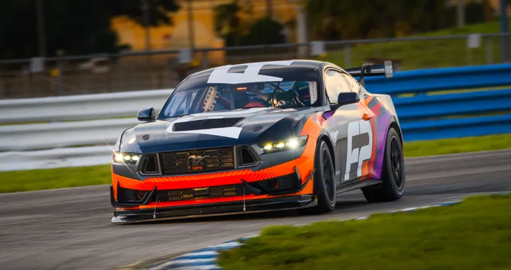Ford Mustang GT4, svelata a Spa la nuova auto da corsa