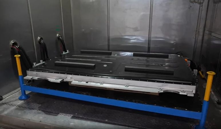 Batteria si carica al 97% in 8 minuti: l'exploit di Hongqi e Lishen Battery