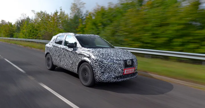 Nuovo Nissan Qashqai: il crossover debutterà il 18 febbraio e sarà solo ibrido