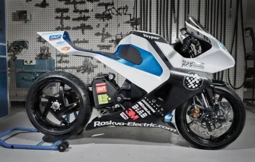 Roskva, la moto elettrica sportiva con telaio in fibra di carbonio