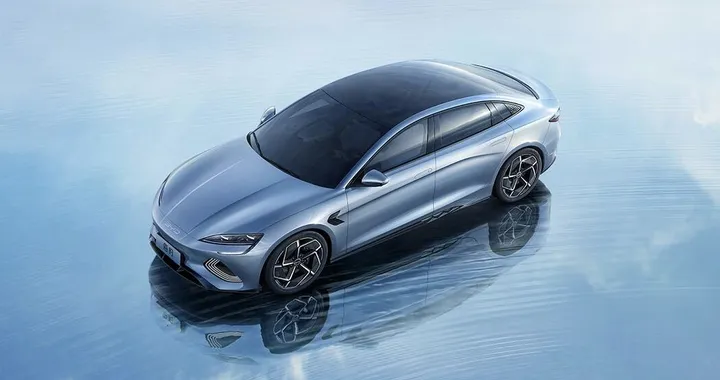 BYD Seal debutterà in Europa nel 2023 e vuole sfidare la Tesla Model 3