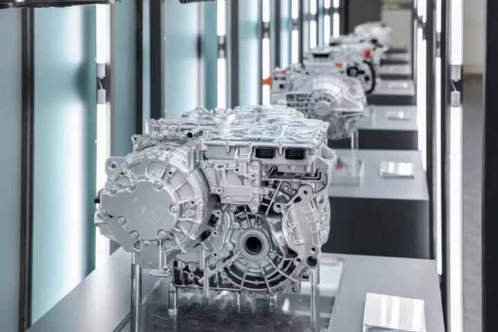 Geely rivoluziona il mercato, presentato il primo motore 16-in-1 al mondo