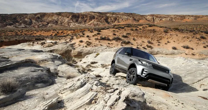 Land Rover al lavoro sui fuoristrada a guida autonoma