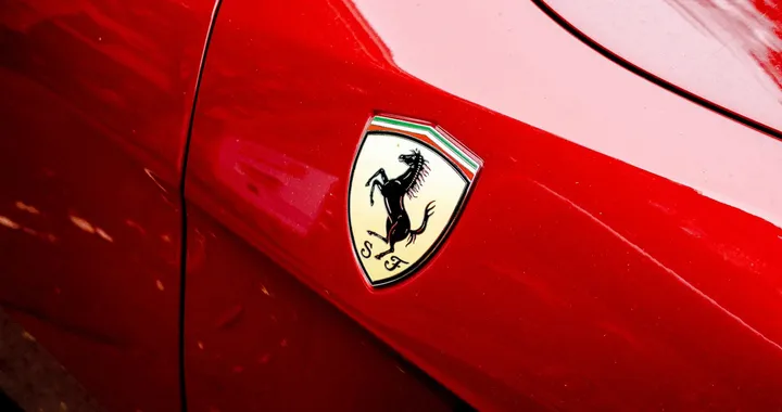 La prima Ferrari elettrica sta arrivando, la rivoluzione entro la fine del 2025