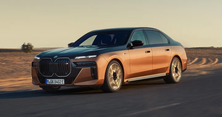 BMW i7 M70 xDrive, 660 CV per l'ammiraglia elettrica