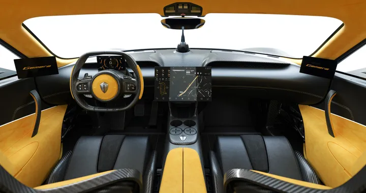 Koenigsegg Gemera, infotainment in stile Tesla Model 3