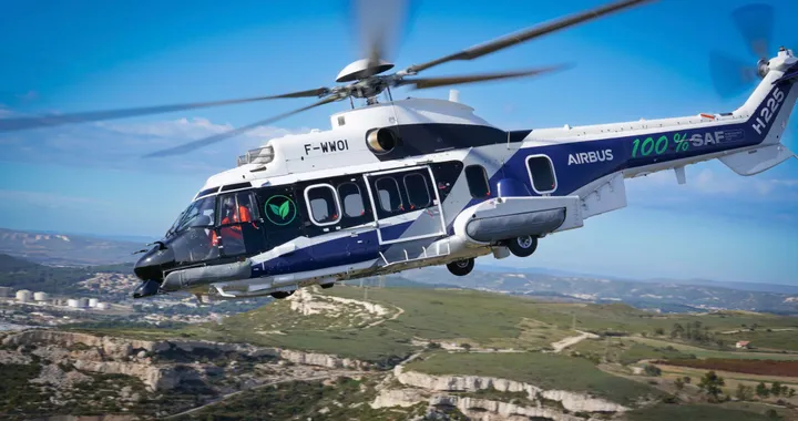 Airbus conclude il primo volo in elicottero con carburante al 100% sostenibile