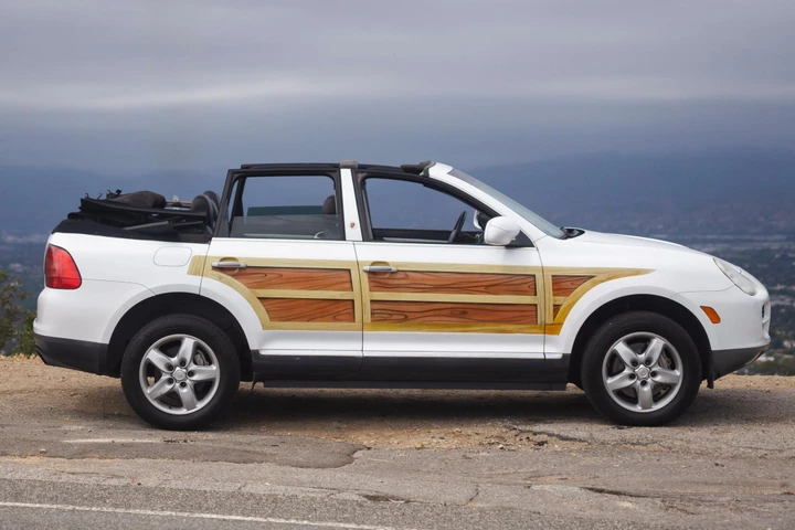 Una Porsche Cayenne cabriolet? Esiste davvero (ed è stata appena venduta)
