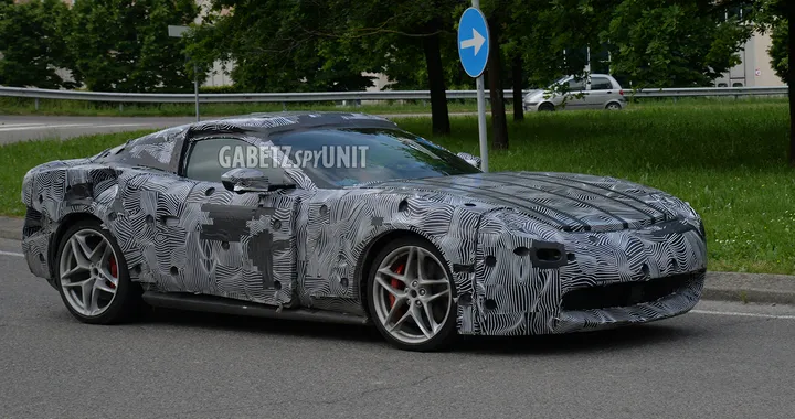 Ferrari Amalfi, l'erede della Roma si fa vedere su strada